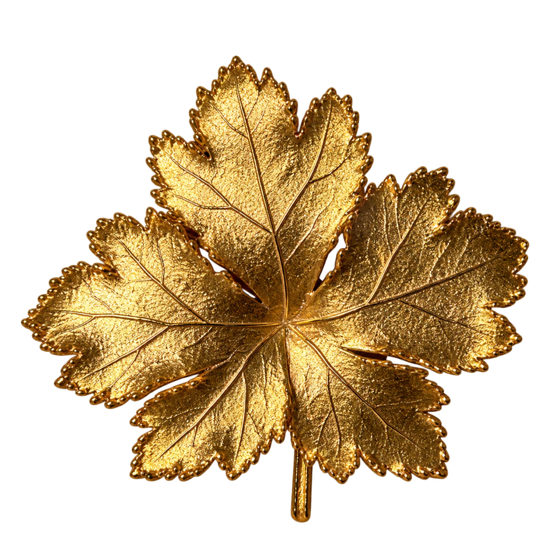 Spilla a foglia d'acero in oro